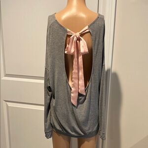 Chic Gray Top with Pink Bow Detail